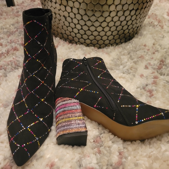 BetseyJohnson - Picture 3 of 4